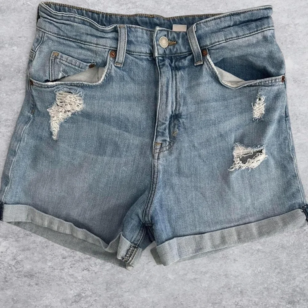 H&M &Denim Womens High Waist Distressed‎ Denim Shorts Light Wash Blue Size 6